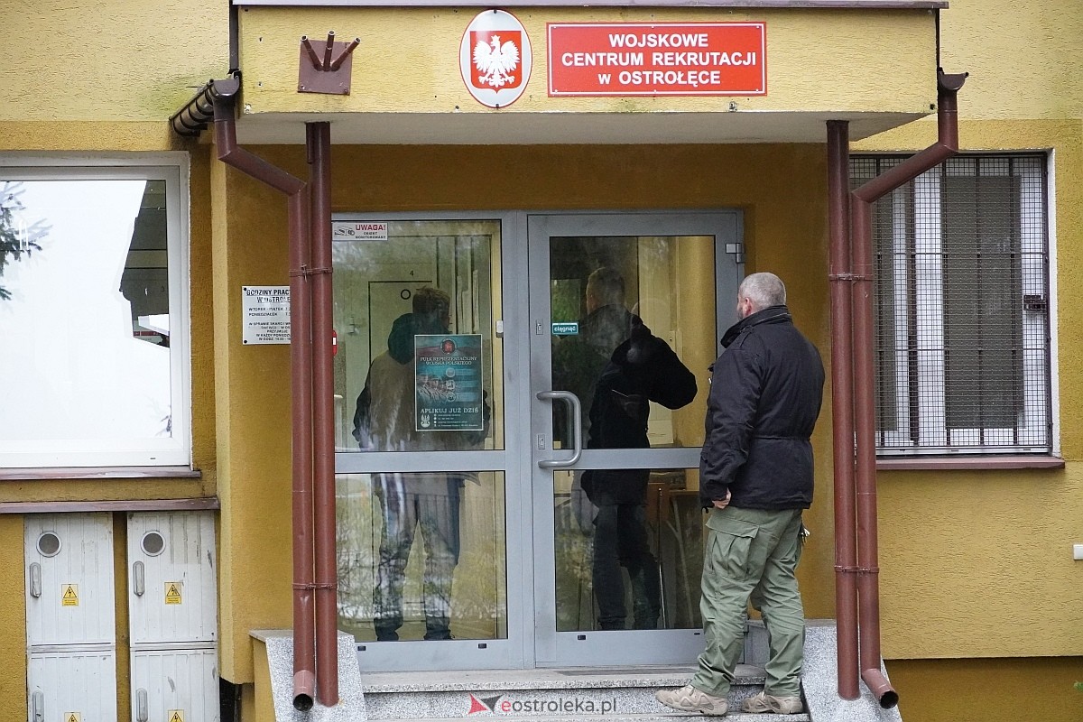 Ćwiczenia bojowe w Wojskowym Centrum Rekrutacji w Ostrołęce [20.11.2024] - zdjęcie #91 - eOstroleka.pl