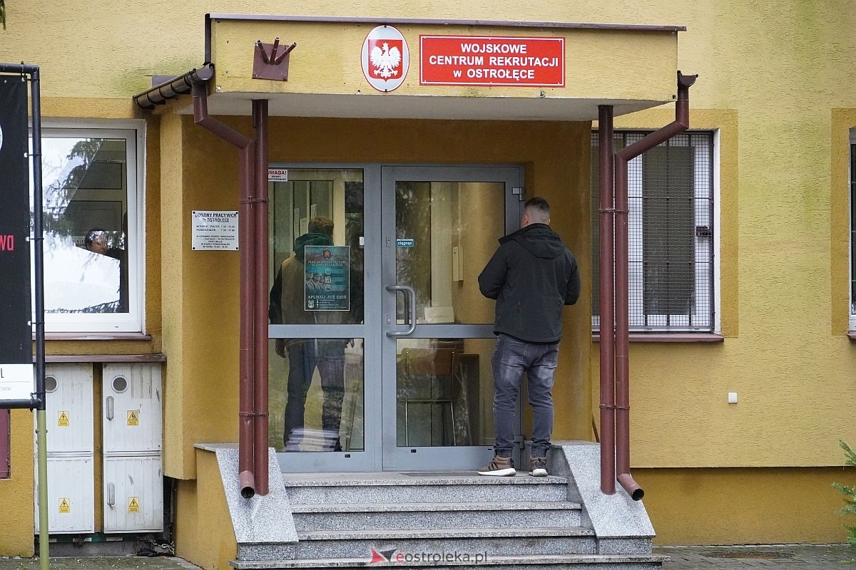 Ćwiczenia bojowe w Wojskowym Centrum Rekrutacji w Ostrołęce [20.11.2024] - zdjęcie #88 - eOstroleka.pl