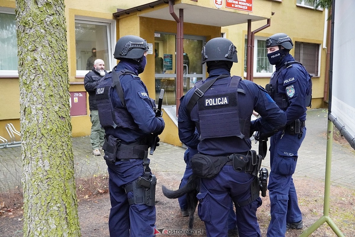 Ćwiczenia bojowe w Wojskowym Centrum Rekrutacji w Ostrołęce [20.11.2024] - zdjęcie #66 - eOstroleka.pl