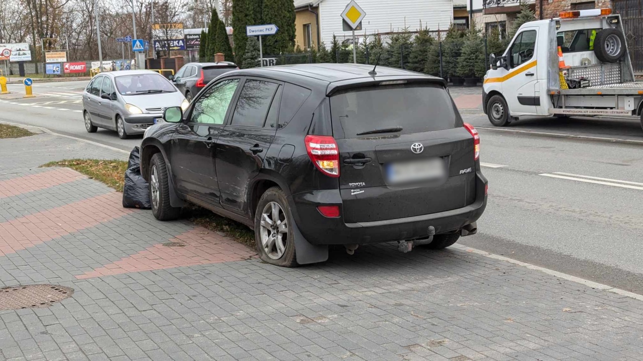 Kraksa na Słowackiego [20.11.2024] - zdjęcie #5 - eOstroleka.pl