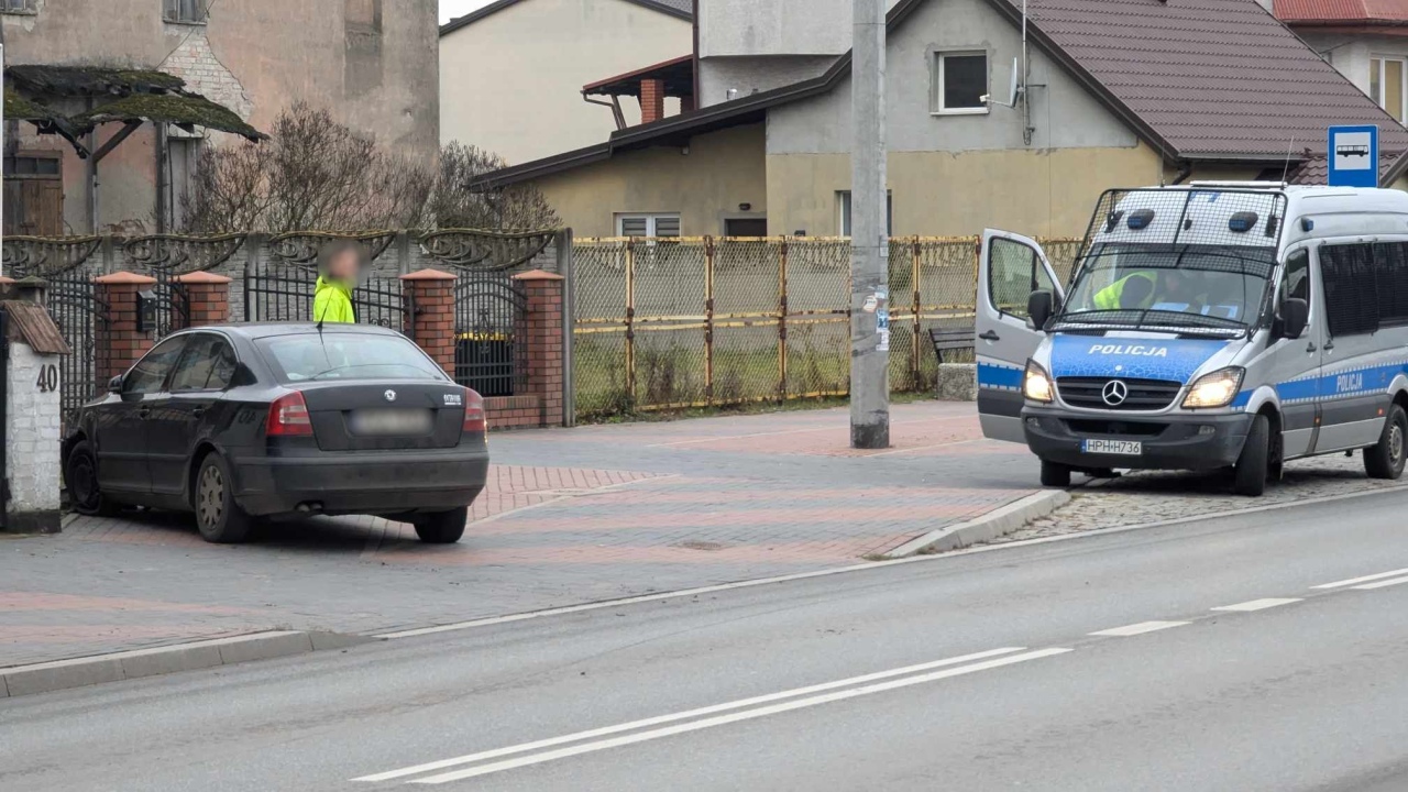 Kraksa na Słowackiego [20.11.2024] - zdjęcie #4 - eOstroleka.pl