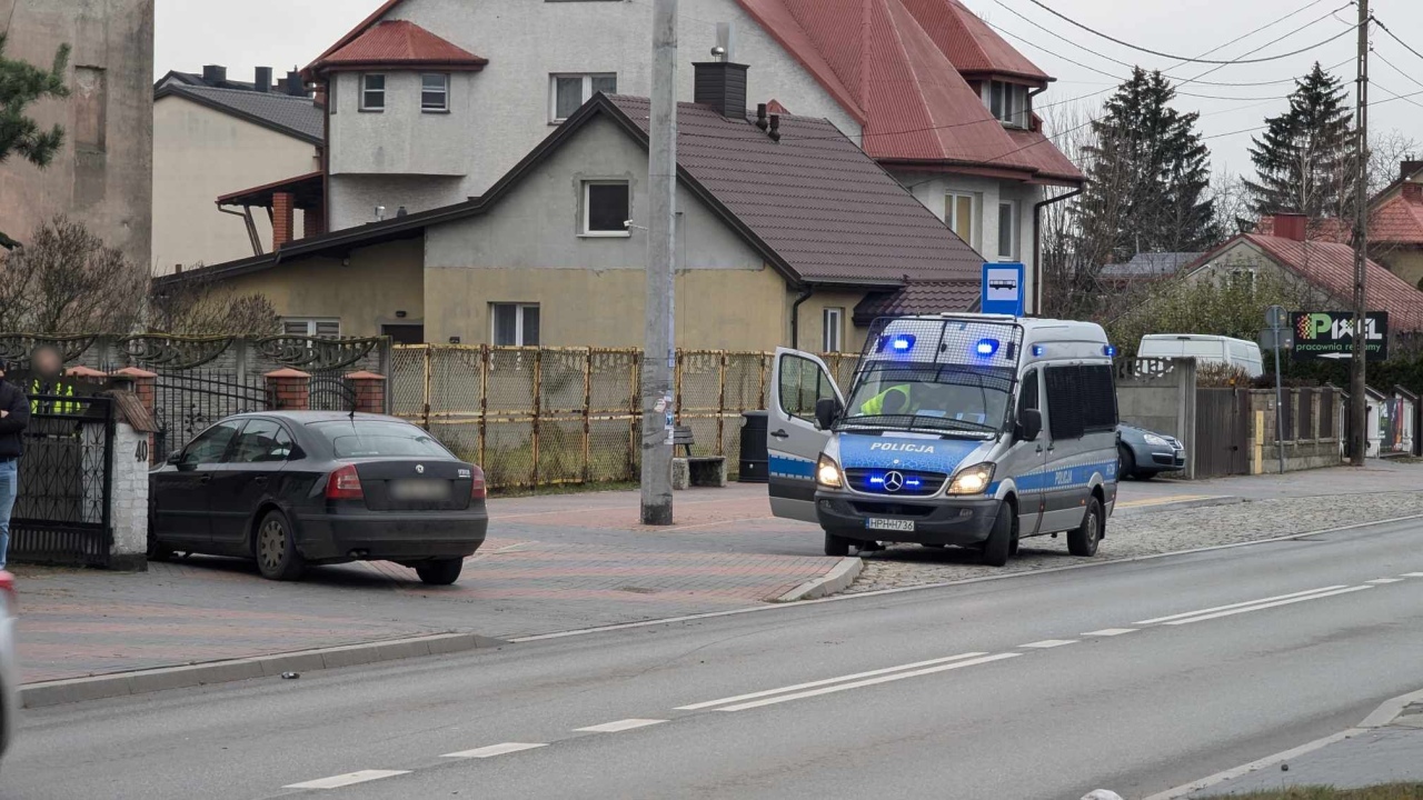 Kraksa na Słowackiego [20.11.2024] - zdjęcie #2 - eOstroleka.pl