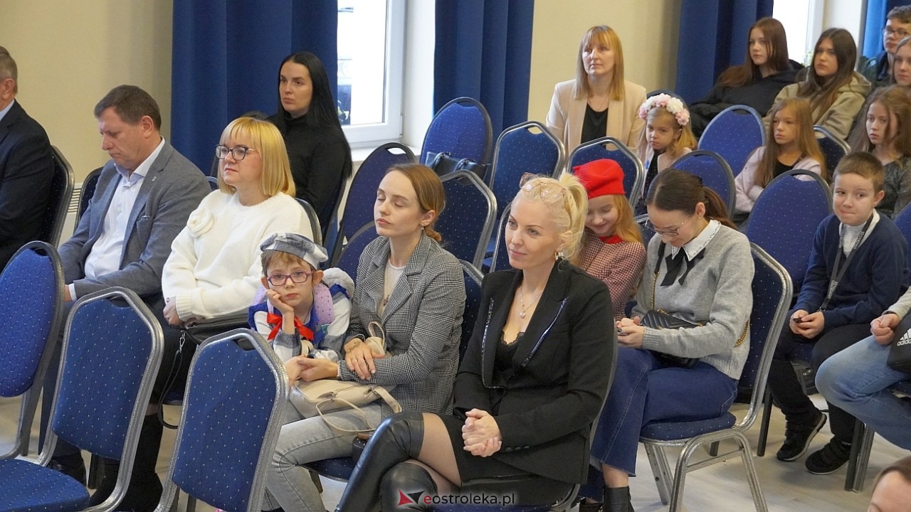 x Międzypowiatowy Konkurs piosenki Uczniowskiej Nutka [21.11.2024] - zdjęcie #46 - eOstroleka.pl