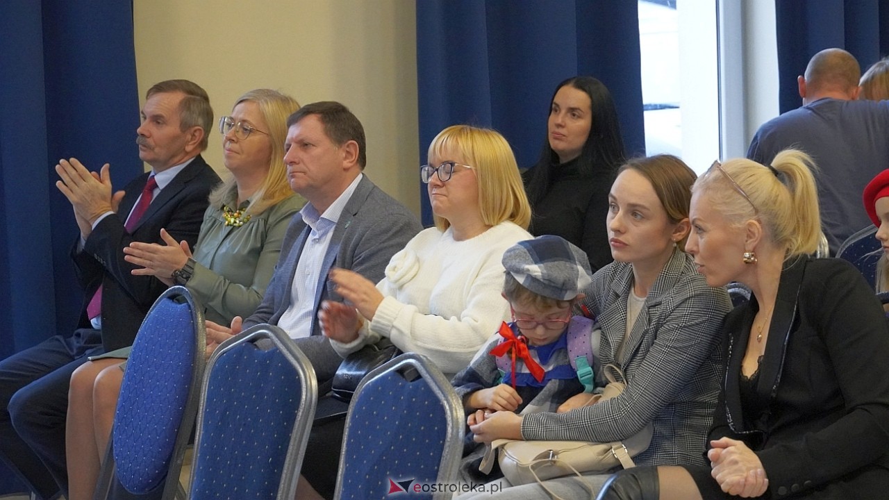 x Międzypowiatowy Konkurs piosenki Uczniowskiej Nutka [21.11.2024] - zdjęcie #41 - eOstroleka.pl