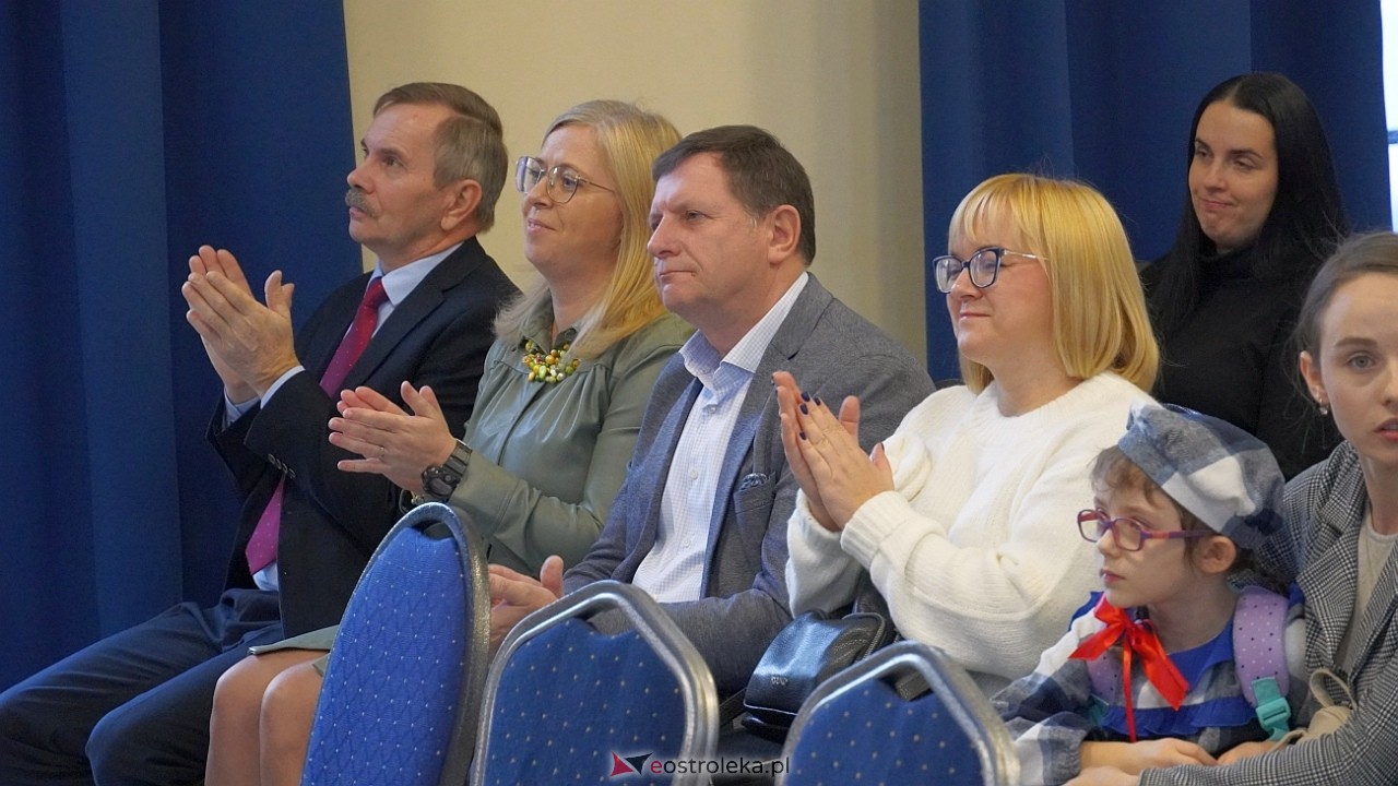 x Międzypowiatowy Konkurs piosenki Uczniowskiej Nutka [21.11.2024] - zdjęcie #40 - eOstroleka.pl