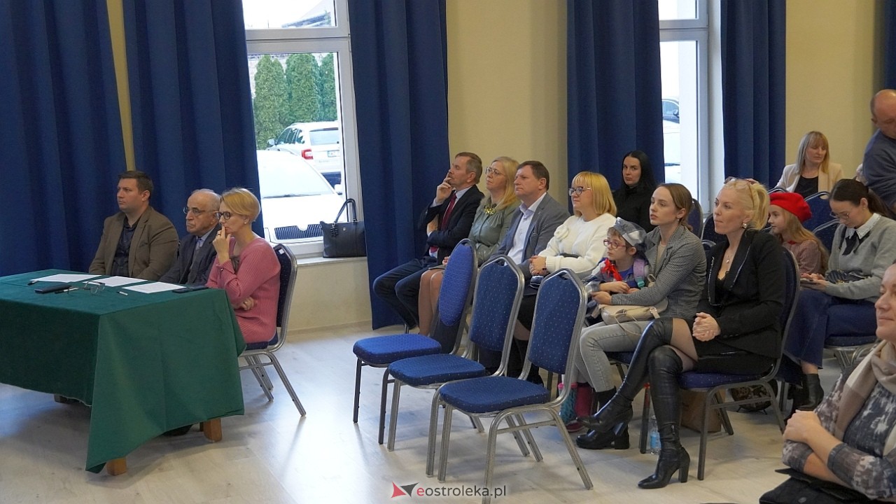 x Międzypowiatowy Konkurs piosenki Uczniowskiej Nutka [21.11.2024] - zdjęcie #39 - eOstroleka.pl