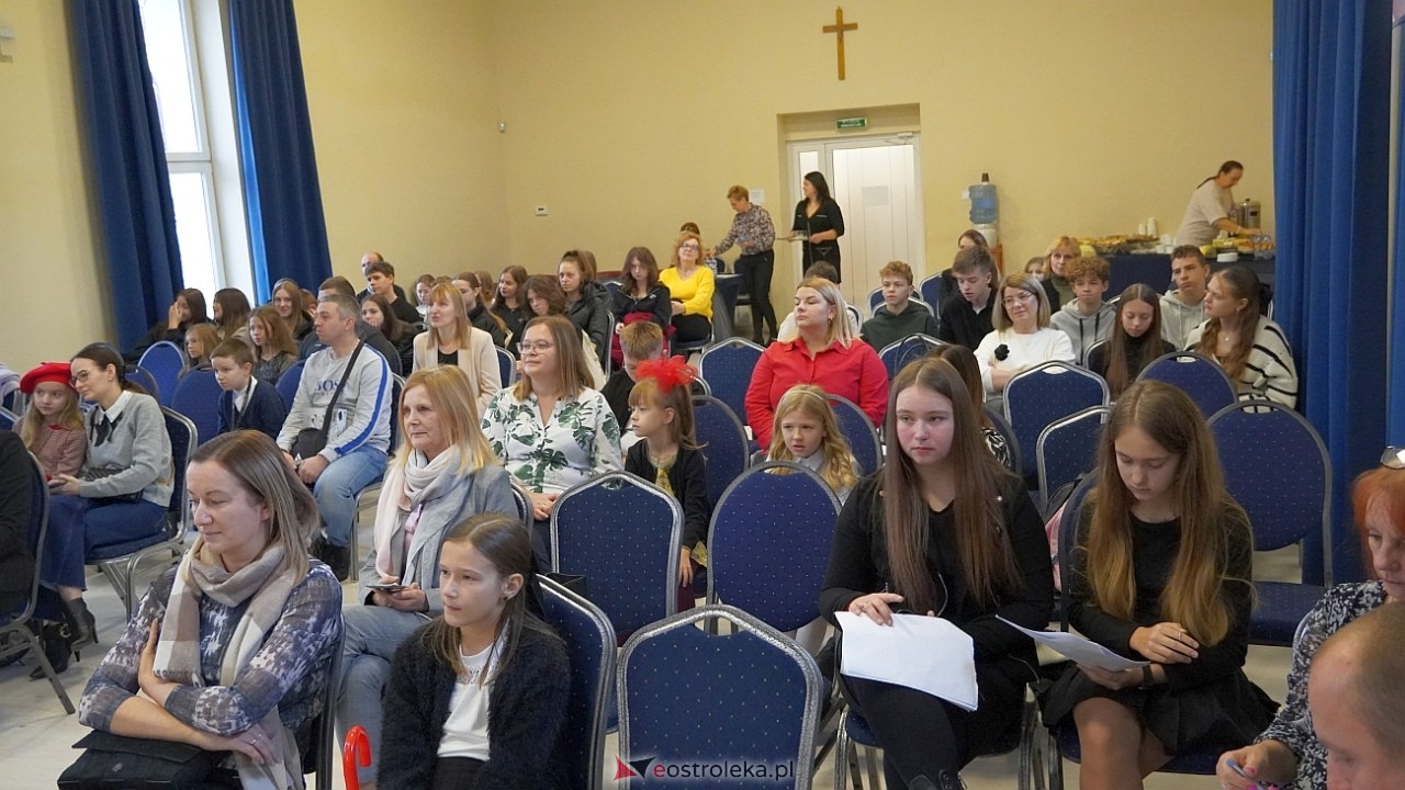 x Międzypowiatowy Konkurs piosenki Uczniowskiej Nutka [21.11.2024] - zdjęcie #34 - eOstroleka.pl