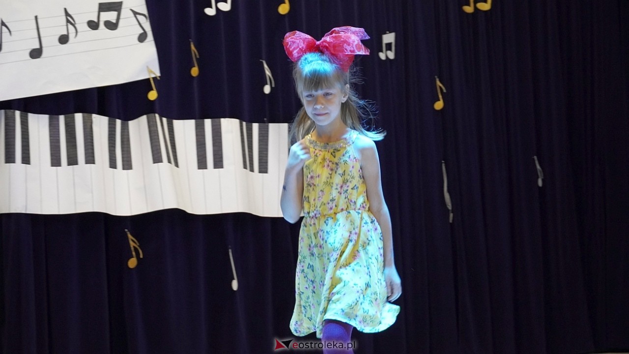 x Międzypowiatowy Konkurs piosenki Uczniowskiej Nutka [21.11.2024] - zdjęcie #22 - eOstroleka.pl