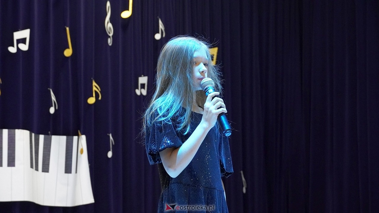 x Międzypowiatowy Konkurs piosenki Uczniowskiej Nutka [21.11.2024] - zdjęcie #16 - eOstroleka.pl