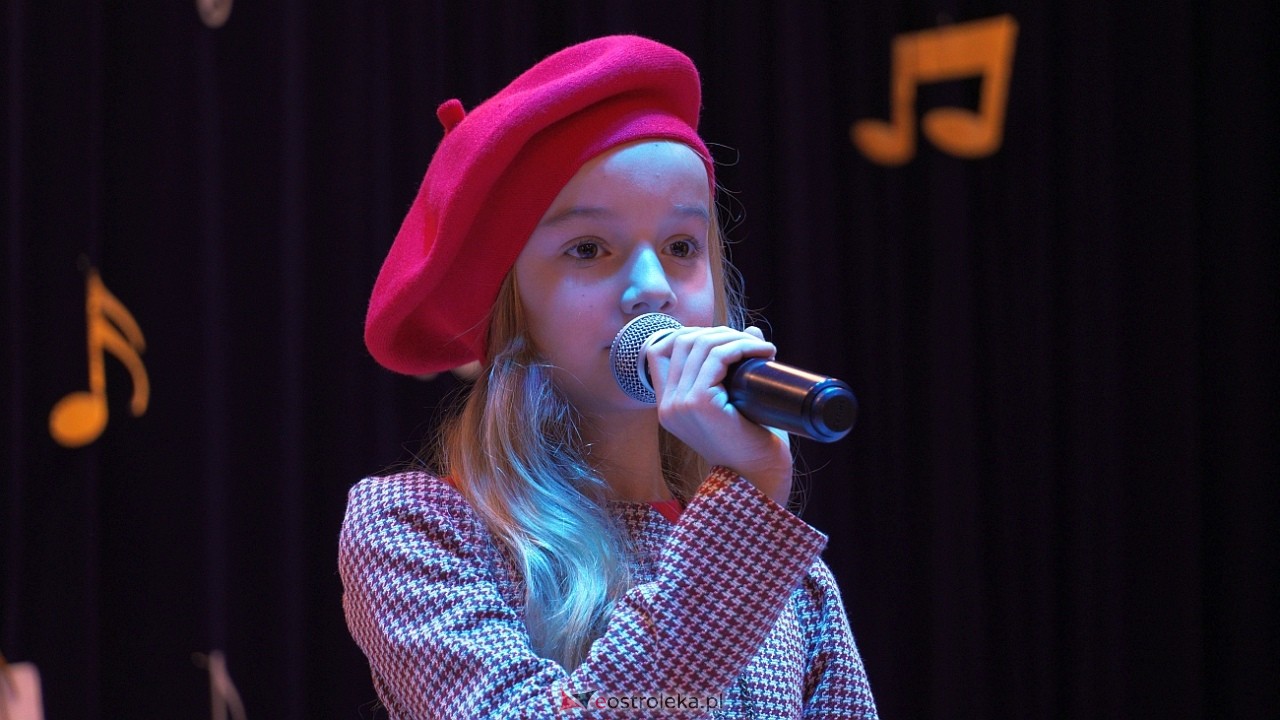 x Międzypowiatowy Konkurs piosenki Uczniowskiej Nutka [21.11.2024] - zdjęcie #12 - eOstroleka.pl