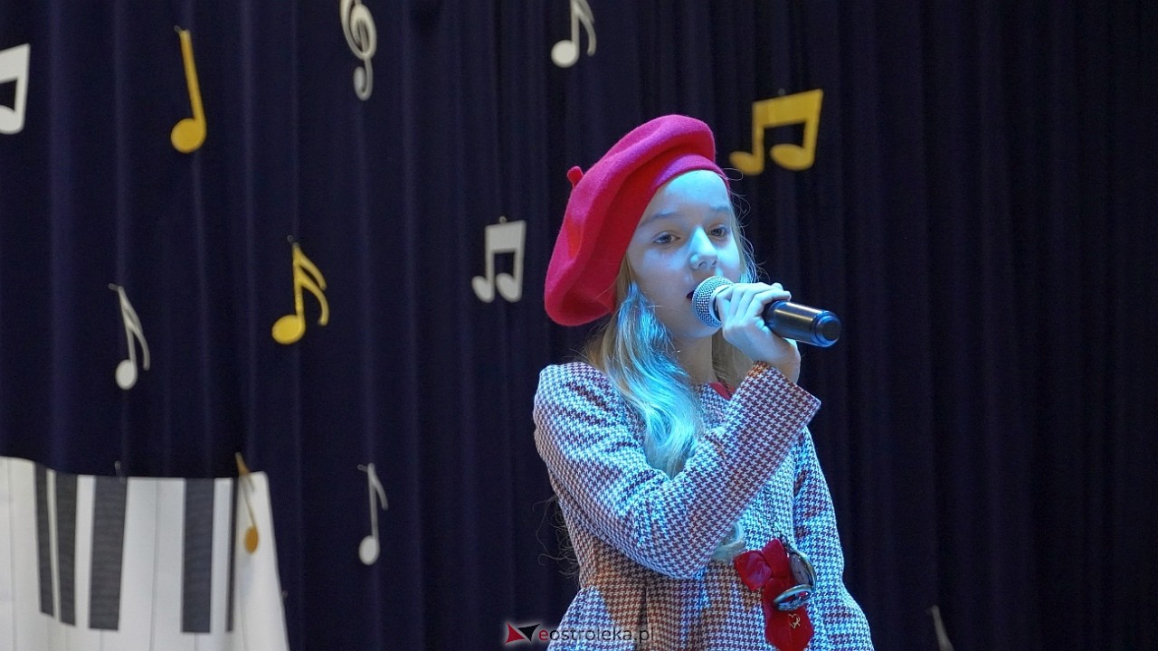 x Międzypowiatowy Konkurs piosenki Uczniowskiej Nutka [21.11.2024] - zdjęcie #8 - eOstroleka.pl