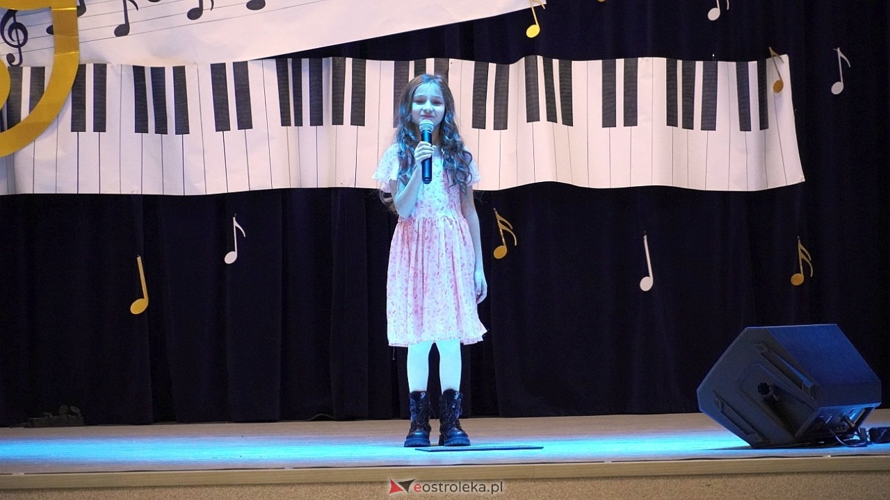 x Międzypowiatowy Konkurs piosenki Uczniowskiej Nutka [21.11.2024] - zdjęcie #3 - eOstroleka.pl