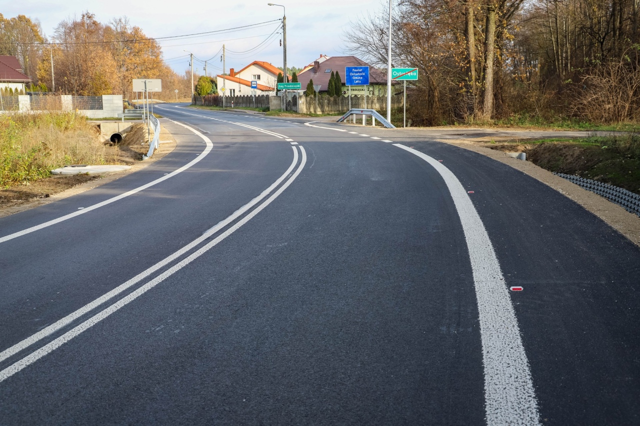 Przebudowa ulicy Słonecznej, odbiór inwestycji [19.11.2024] - zdjęcie #6 - eOstroleka.pl