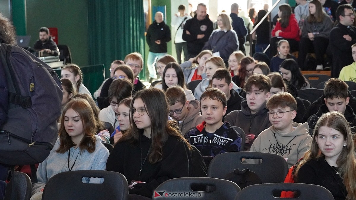 39. Dni Młodziezy Diecezji Łomżyńskiej w Ostrołęce [23.11.2024] - zdjęcie #87 - eOstroleka.pl