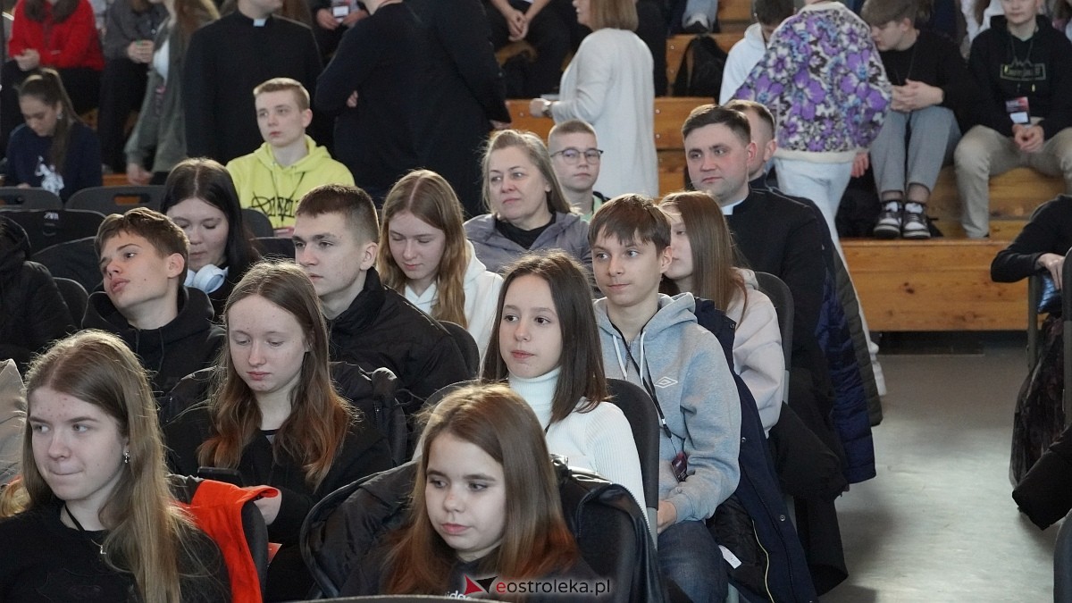 39. Dni Młodziezy Diecezji Łomżyńskiej w Ostrołęce [23.11.2024] - zdjęcie #78 - eOstroleka.pl