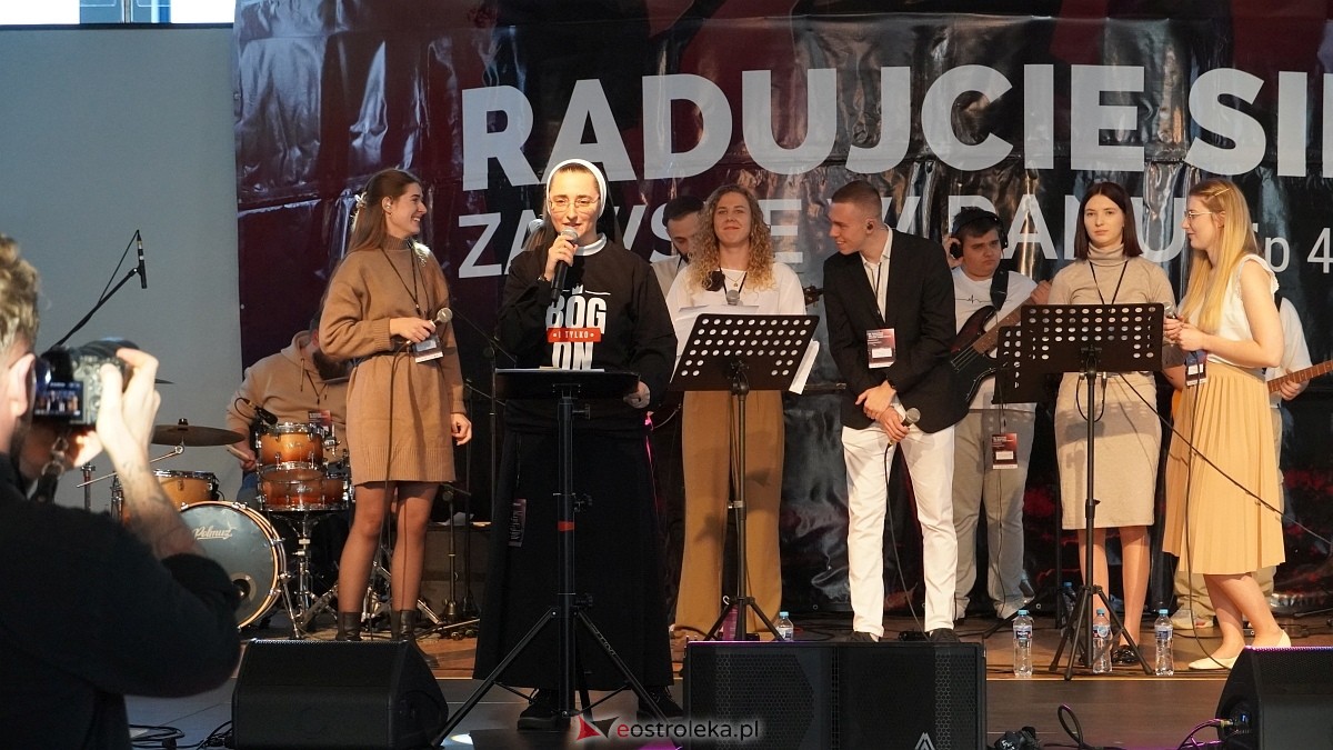 39. Dni Młodziezy Diecezji Łomżyńskiej w Ostrołęce [23.11.2024] - zdjęcie #76 - eOstroleka.pl