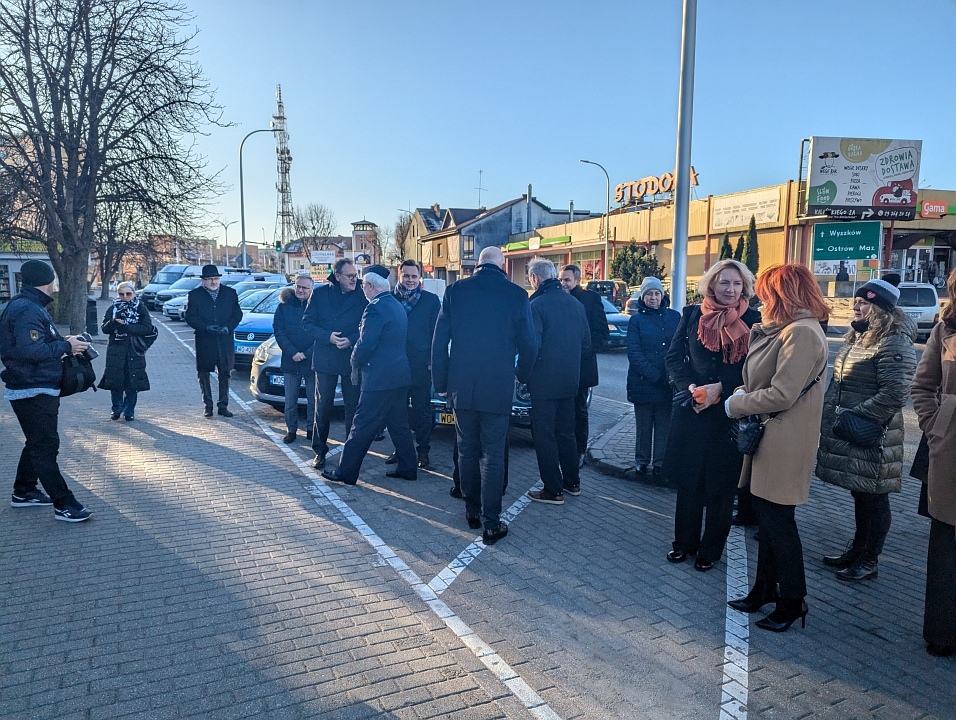 uroczyste odsłonięcie tablicy pamiątkowej w Ostrołęce [23.11.2024] - zdjęcie #20 - eOstroleka.pl