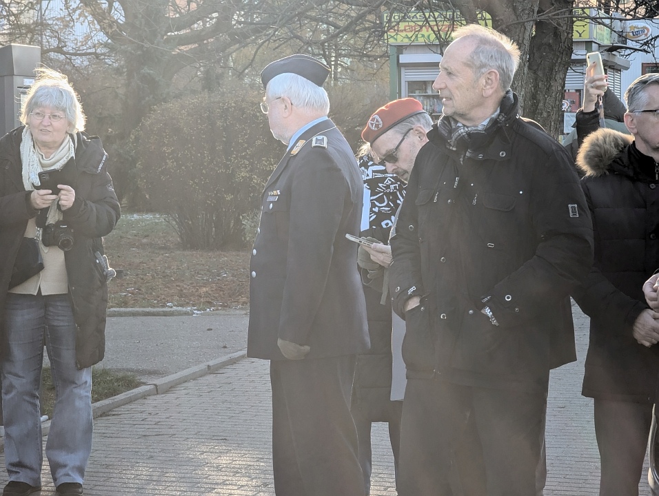 uroczyste odsłonięcie tablicy pamiątkowej w Ostrołęce [23.11.2024] - zdjęcie #18 - eOstroleka.pl