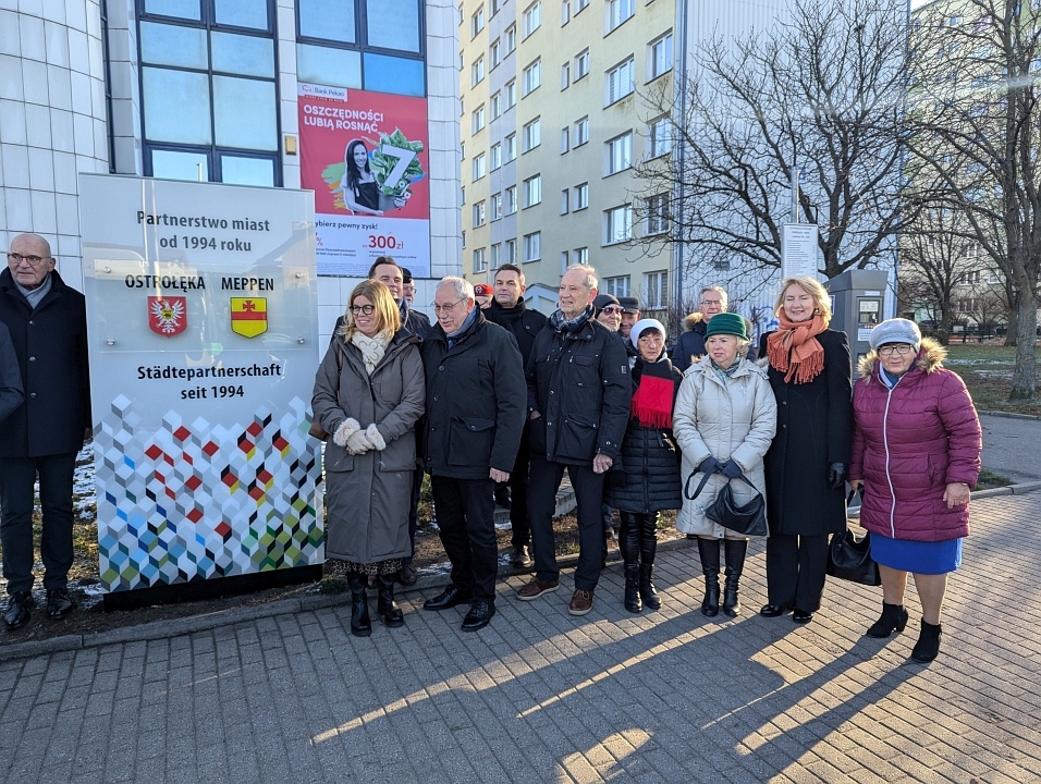 uroczyste odsłonięcie tablicy pamiątkowej w Ostrołęce [23.11.2024] - zdjęcie #7 - eOstroleka.pl