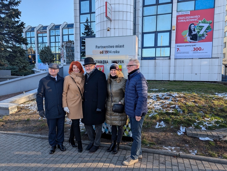 uroczyste odsłonięcie tablicy pamiątkowej w Ostrołęce [23.11.2024] - zdjęcie #4 - eOstroleka.pl