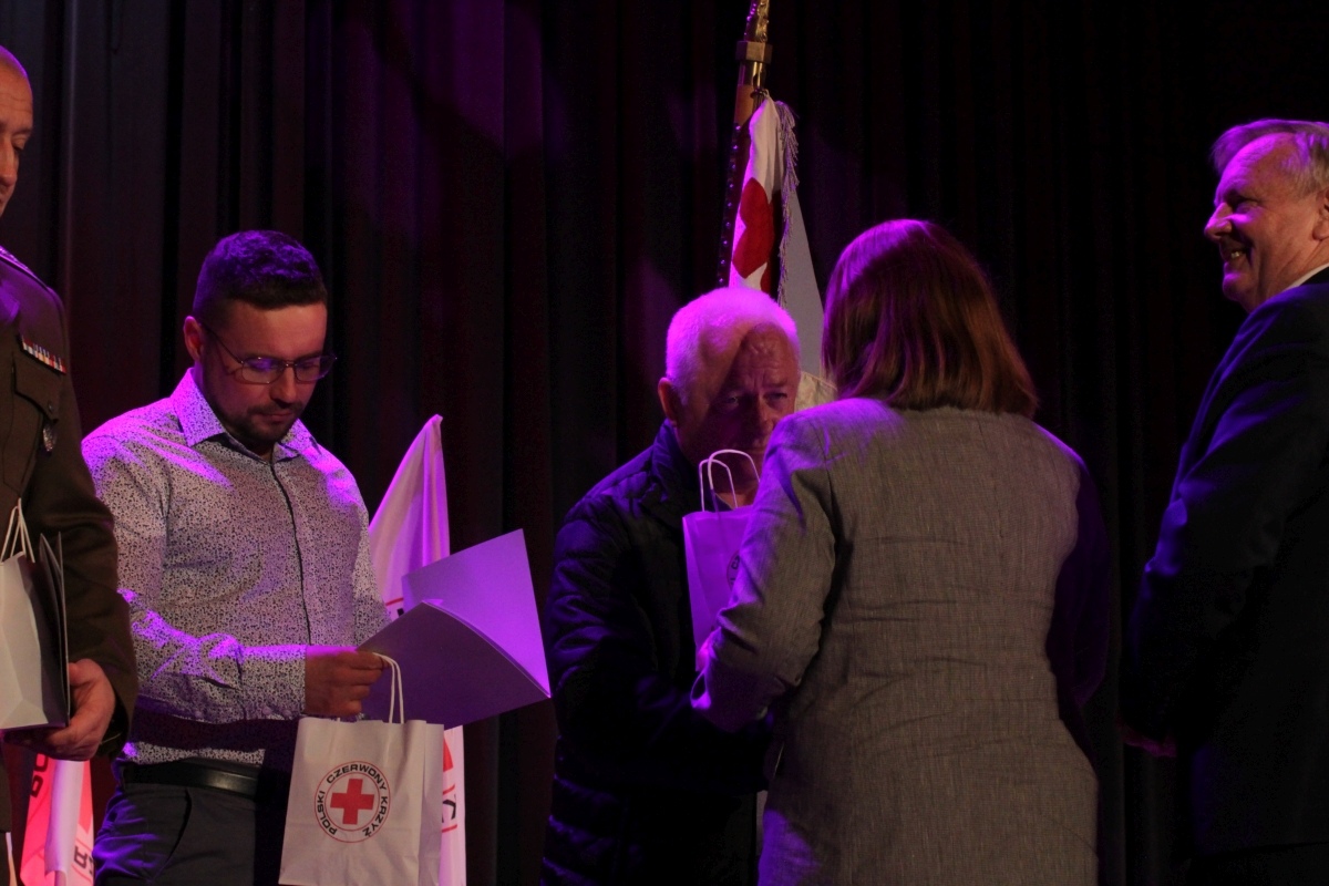 Gala z okazji 105-lecia istnienia PCK [23.11.2024] - zdjęcie #18 - eOstroleka.pl