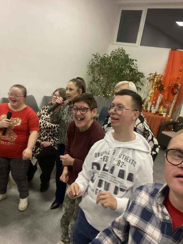 Pożegnanie jesieni z WTZ Motylki [23.11.2024] - zdjęcie #12 - eOstroleka.pl