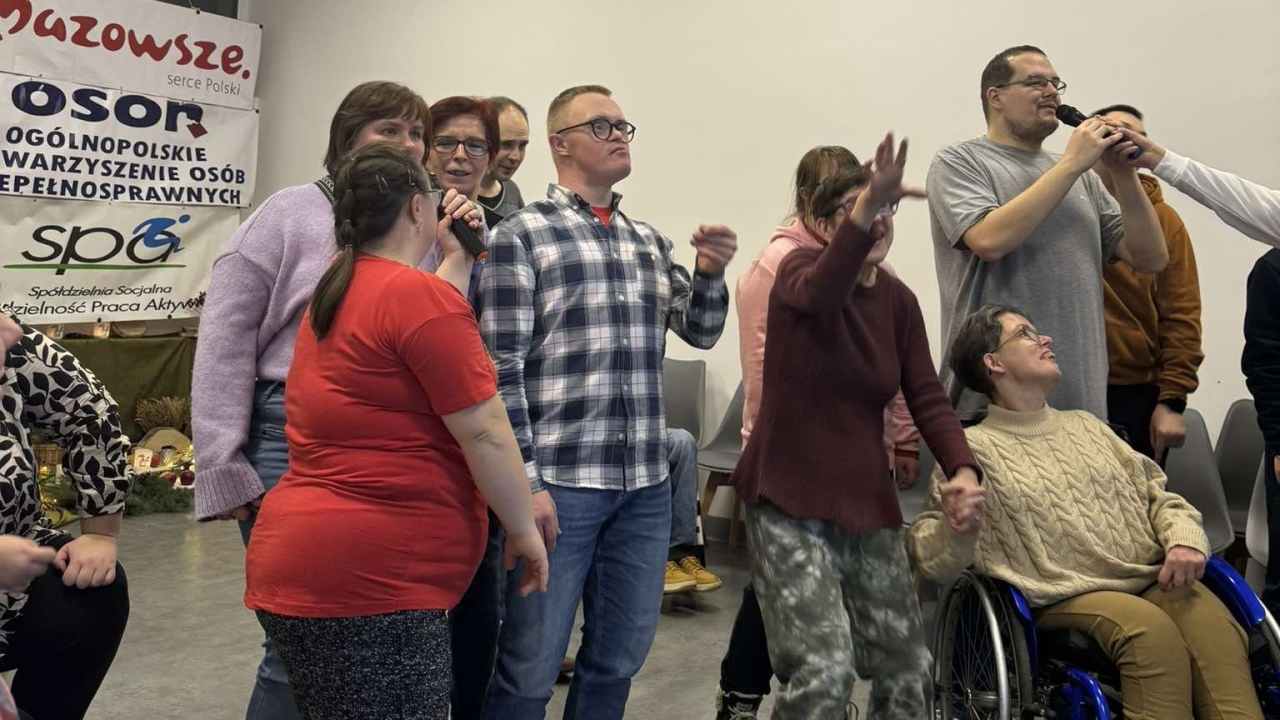 Pożegnanie jesieni z WTZ Motylki [23.11.2024] - zdjęcie #7 - eOstroleka.pl