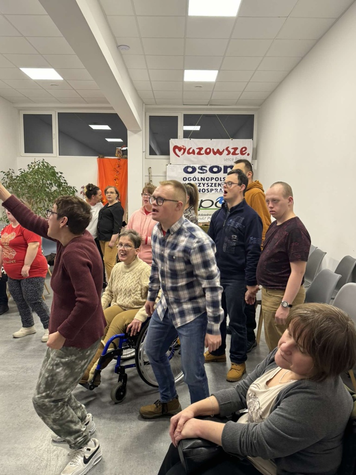 Pożegnanie jesieni z WTZ Motylki [23.11.2024] - zdjęcie #3 - eOstroleka.pl