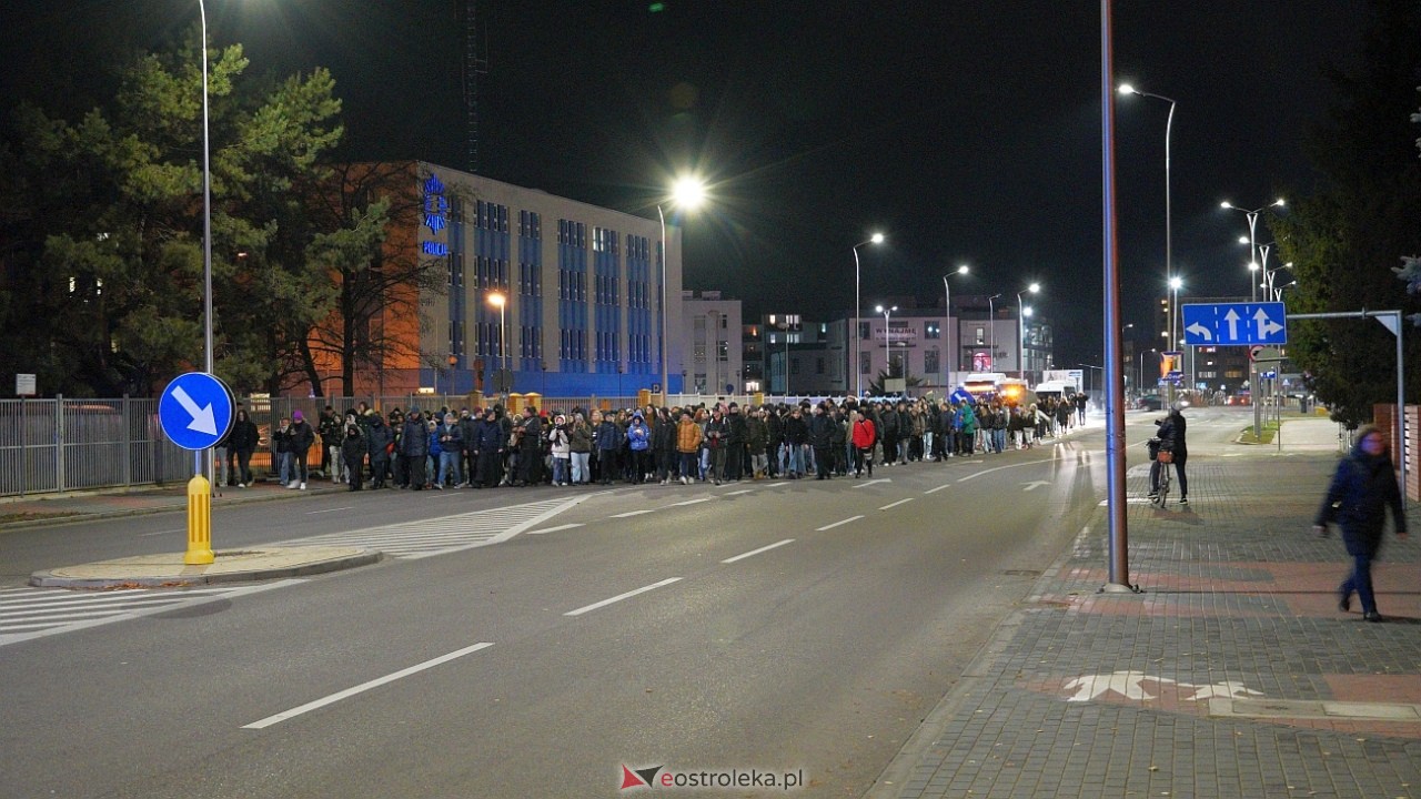 39. Światowe Dni Młodzieży Diecezji Łomżyńskiej - przemarsz ulicami Ostrołęki [23.11.2024] - zdjęcie #19 - eOstroleka.pl