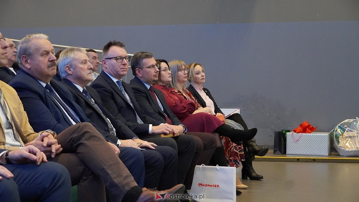 Jubileusz 75-lecia Biblioteki w Myszyńcu [23.11.2024] - zdjęcie #62 - eOstroleka.pl