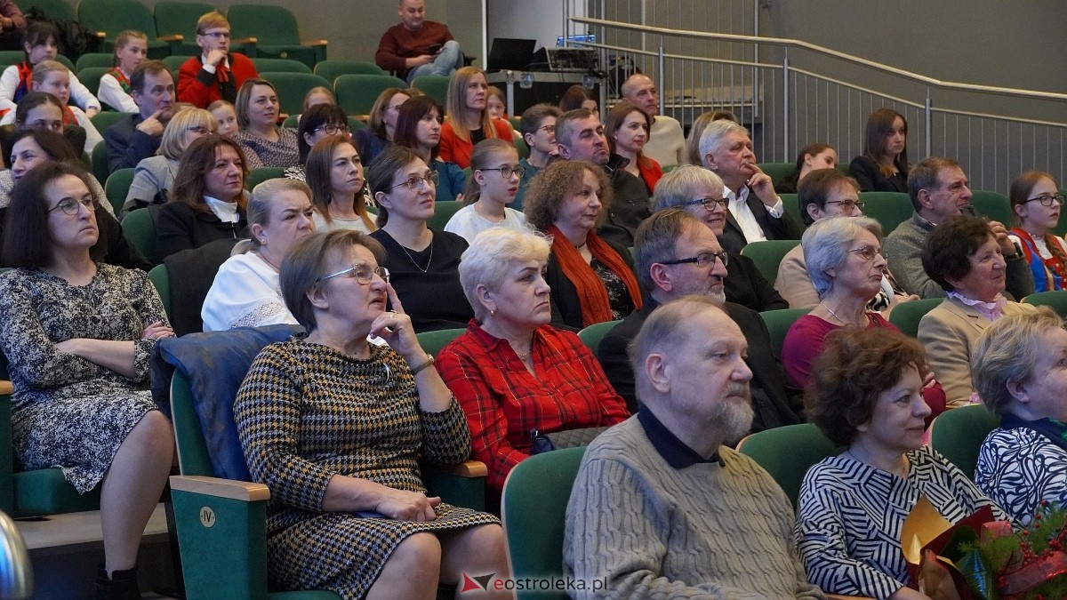 Jubileusz 75-lecia Biblioteki w Myszyńcu [23.11.2024] - zdjęcie #58 - eOstroleka.pl