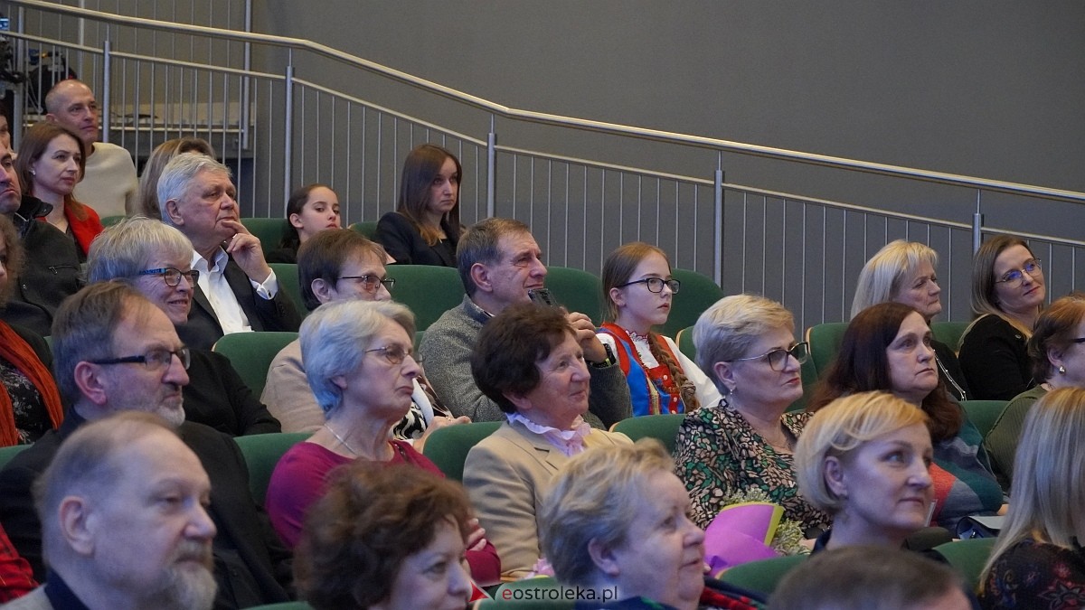 Jubileusz 75-lecia Biblioteki w Myszyńcu [23.11.2024] - zdjęcie #57 - eOstroleka.pl