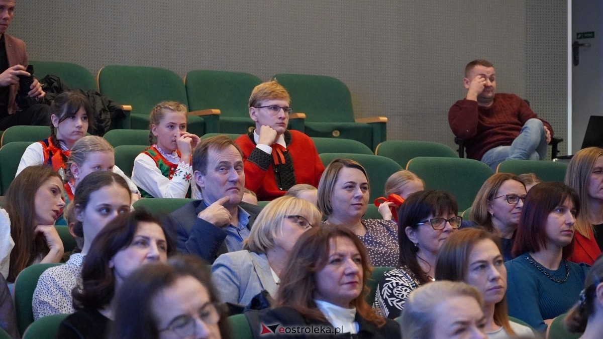 Jubileusz 75-lecia Biblioteki w Myszyńcu [23.11.2024] - zdjęcie #52 - eOstroleka.pl