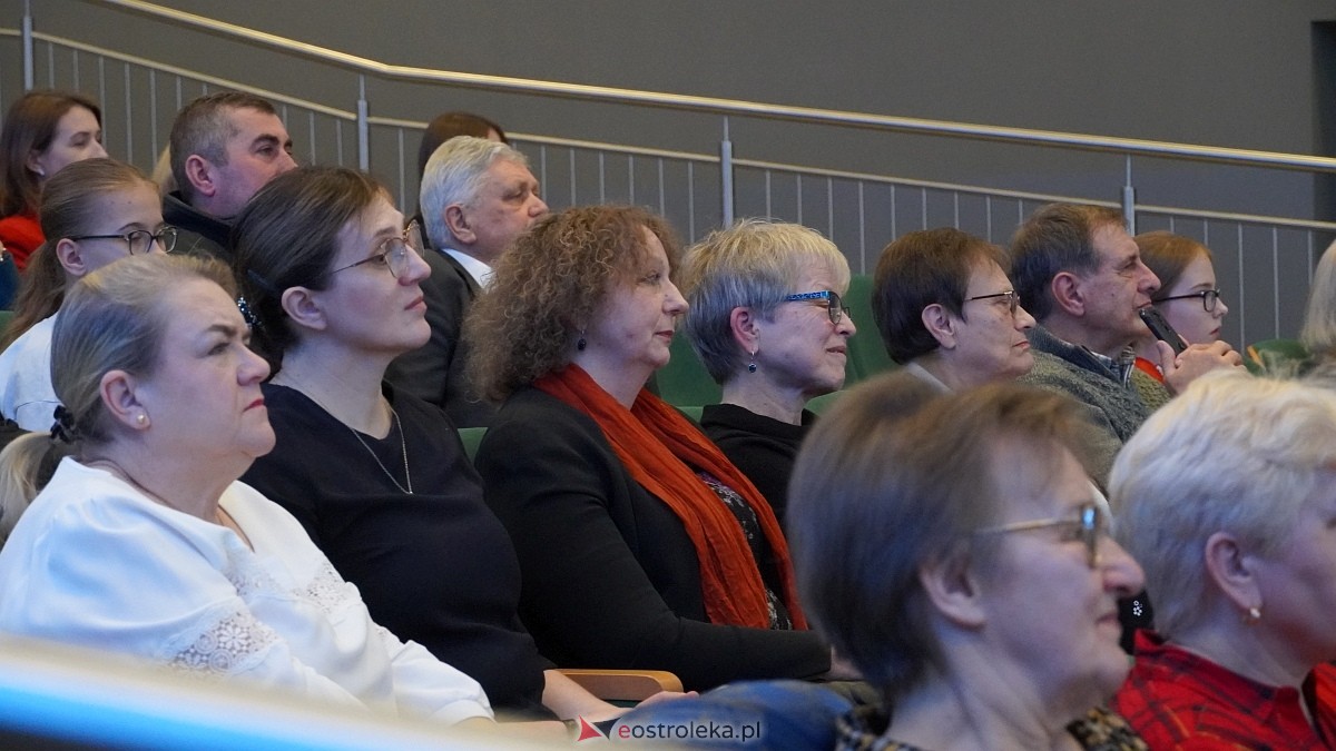 Jubileusz 75-lecia Biblioteki w Myszyńcu [23.11.2024] - zdjęcie #49 - eOstroleka.pl