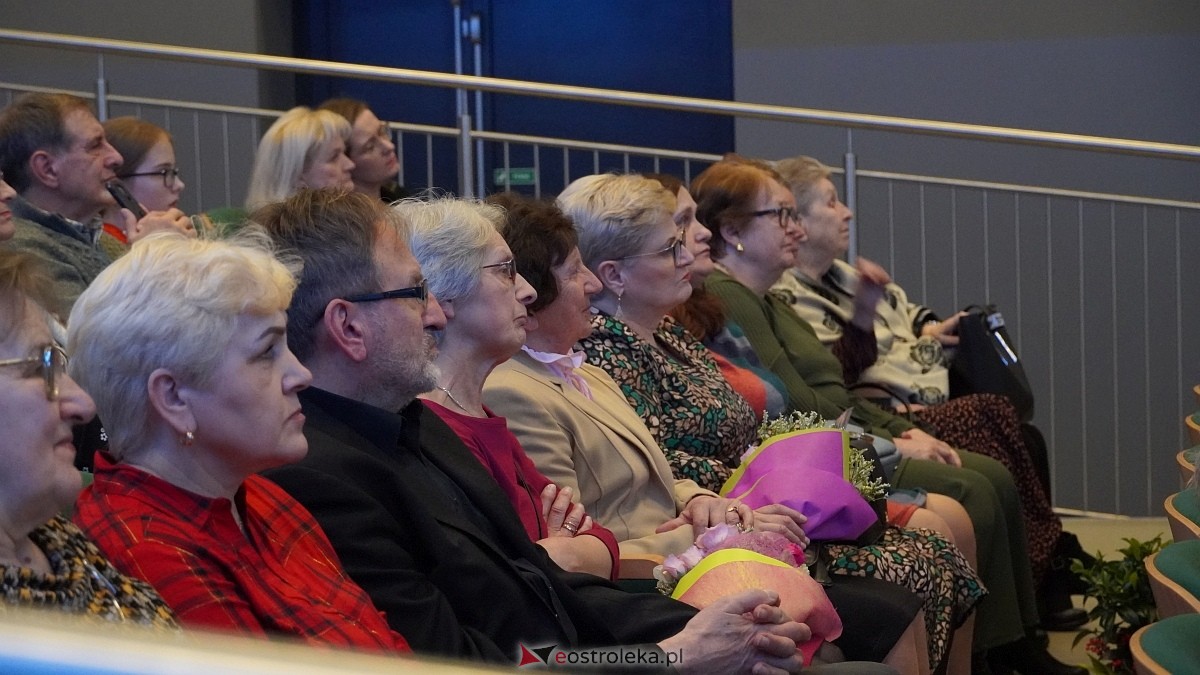Jubileusz 75-lecia Biblioteki w Myszyńcu [23.11.2024] - zdjęcie #48 - eOstroleka.pl