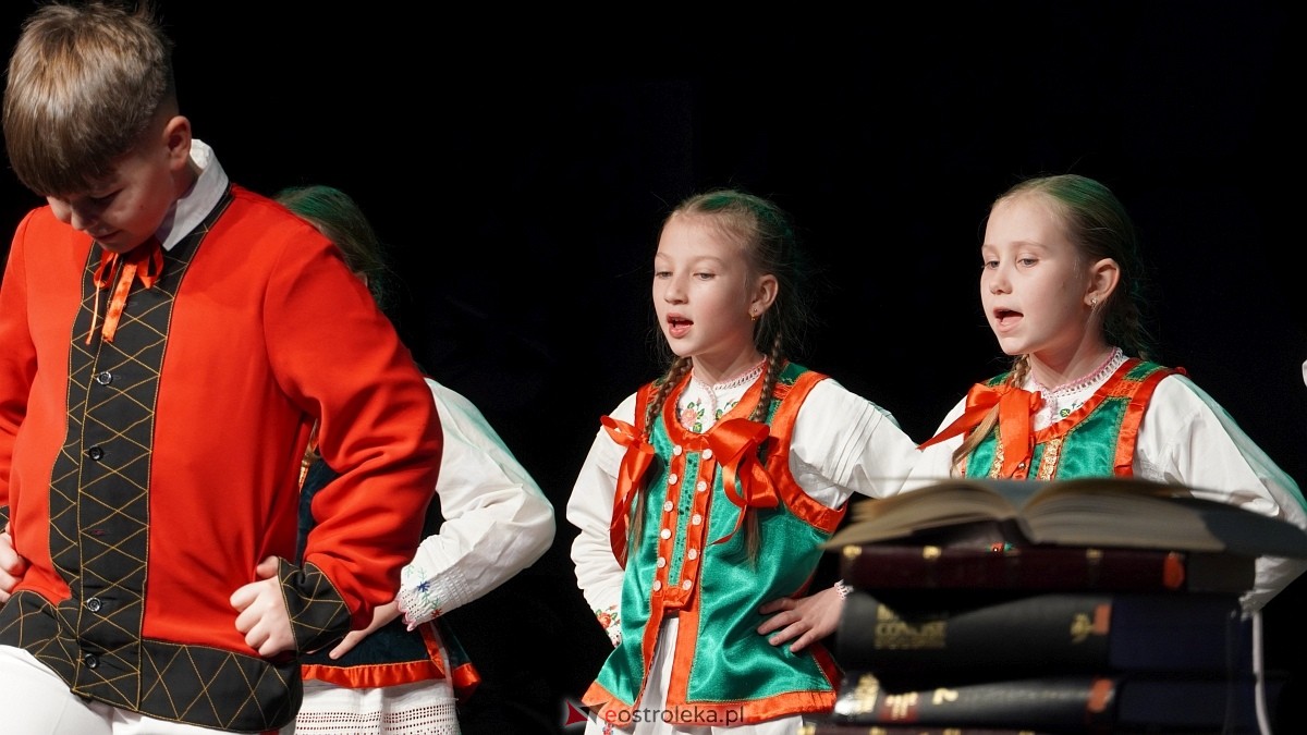 Jubileusz 75-lecia Biblioteki w Myszyńcu [23.11.2024] - zdjęcie #37 - eOstroleka.pl
