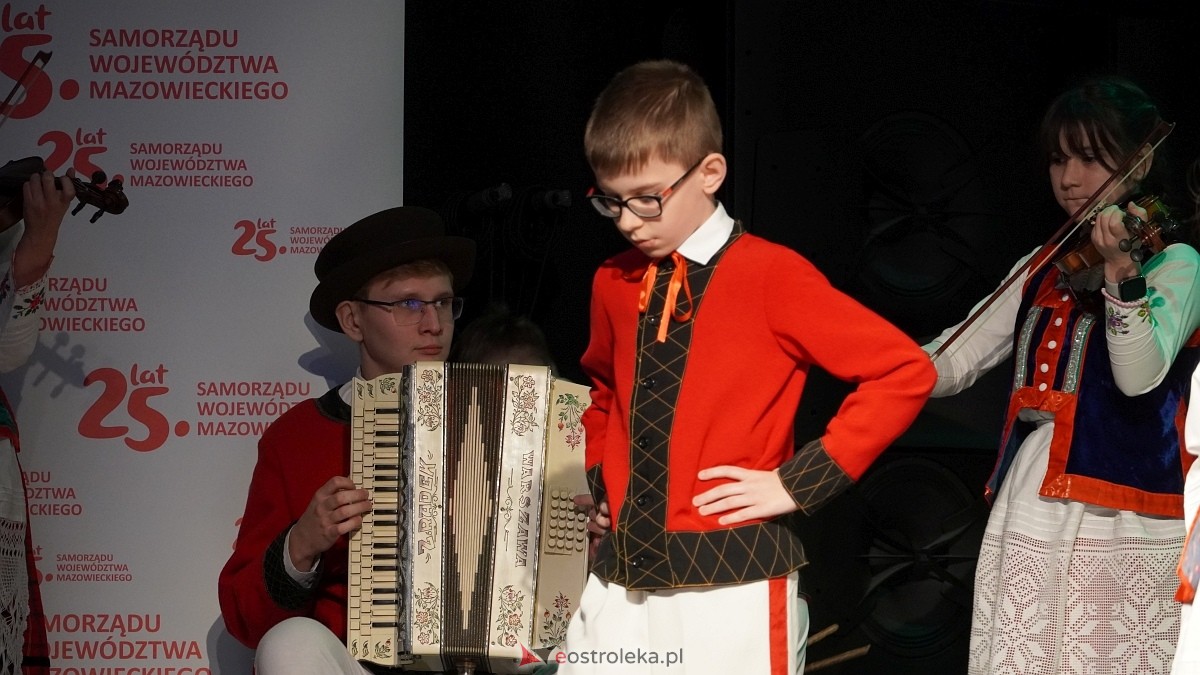 Jubileusz 75-lecia Biblioteki w Myszyńcu [23.11.2024] - zdjęcie #30 - eOstroleka.pl