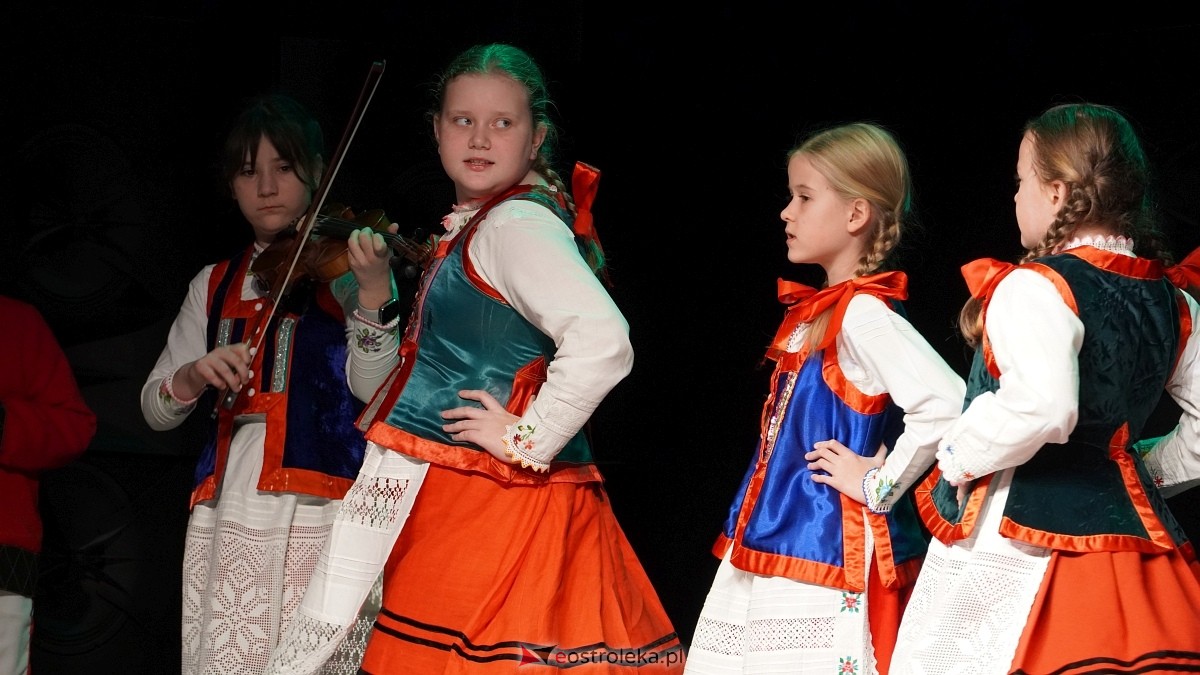 Jubileusz 75-lecia Biblioteki w Myszyńcu [23.11.2024] - zdjęcie #20 - eOstroleka.pl