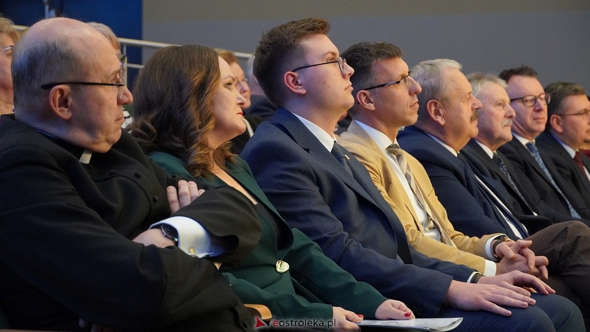 Jubileusz 75-lecia Biblioteki w Myszyńcu [23.11.2024] - zdjęcie #17 - eOstroleka.pl