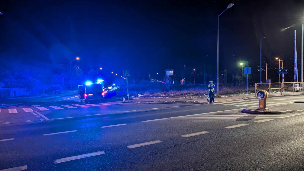 Potrącenie pieszego na ulicy Słowackiego w Ostrołęce [23.11.2024] - zdjęcie #13 - eOstroleka.pl
