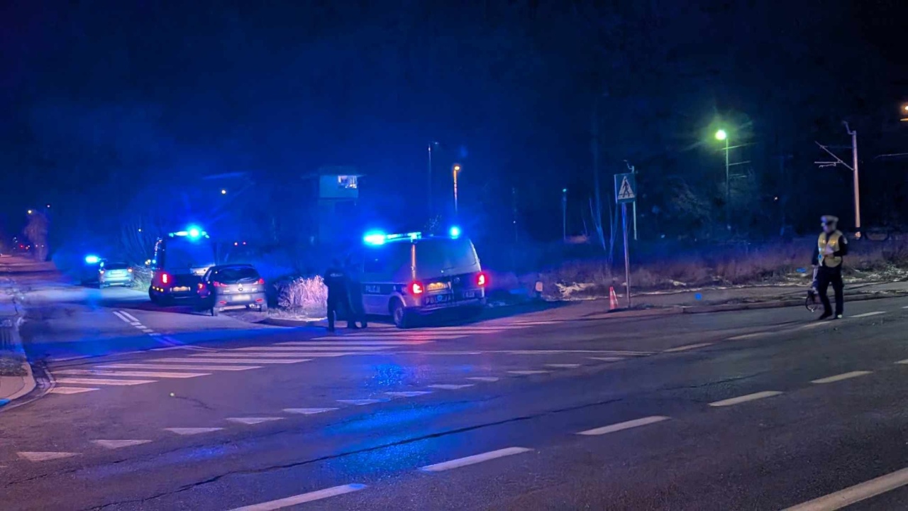 Potrącenie pieszego na ulicy Słowackiego w Ostrołęce [23.11.2024] - zdjęcie #11 - eOstroleka.pl