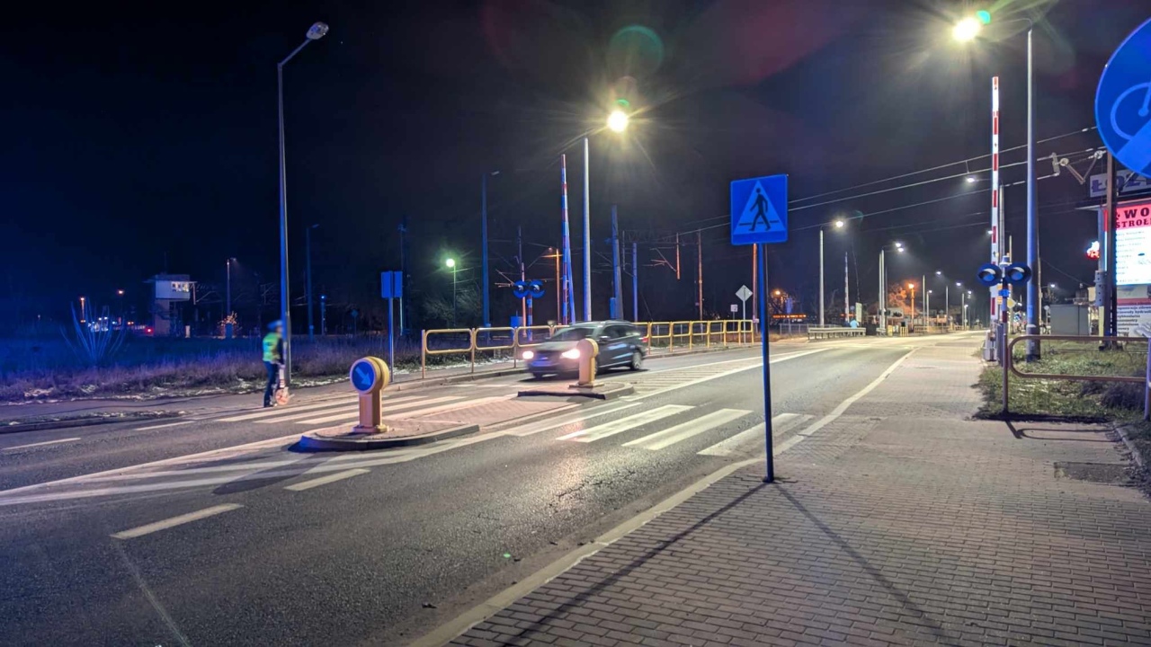Potrącenie pieszego na ulicy Słowackiego w Ostrołęce [23.11.2024] - zdjęcie #5 - eOstroleka.pl