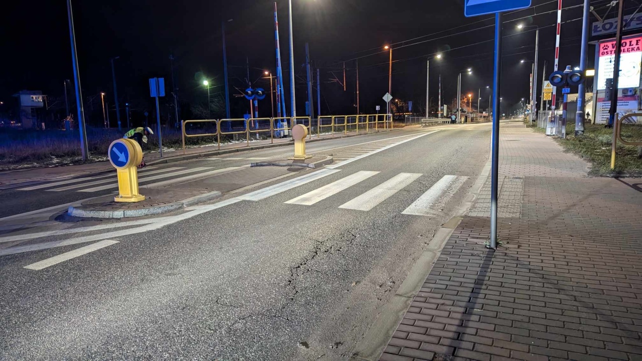 Potrącenie pieszego na ulicy Słowackiego w Ostrołęce [23.11.2024] - zdjęcie #3 - eOstroleka.pl
