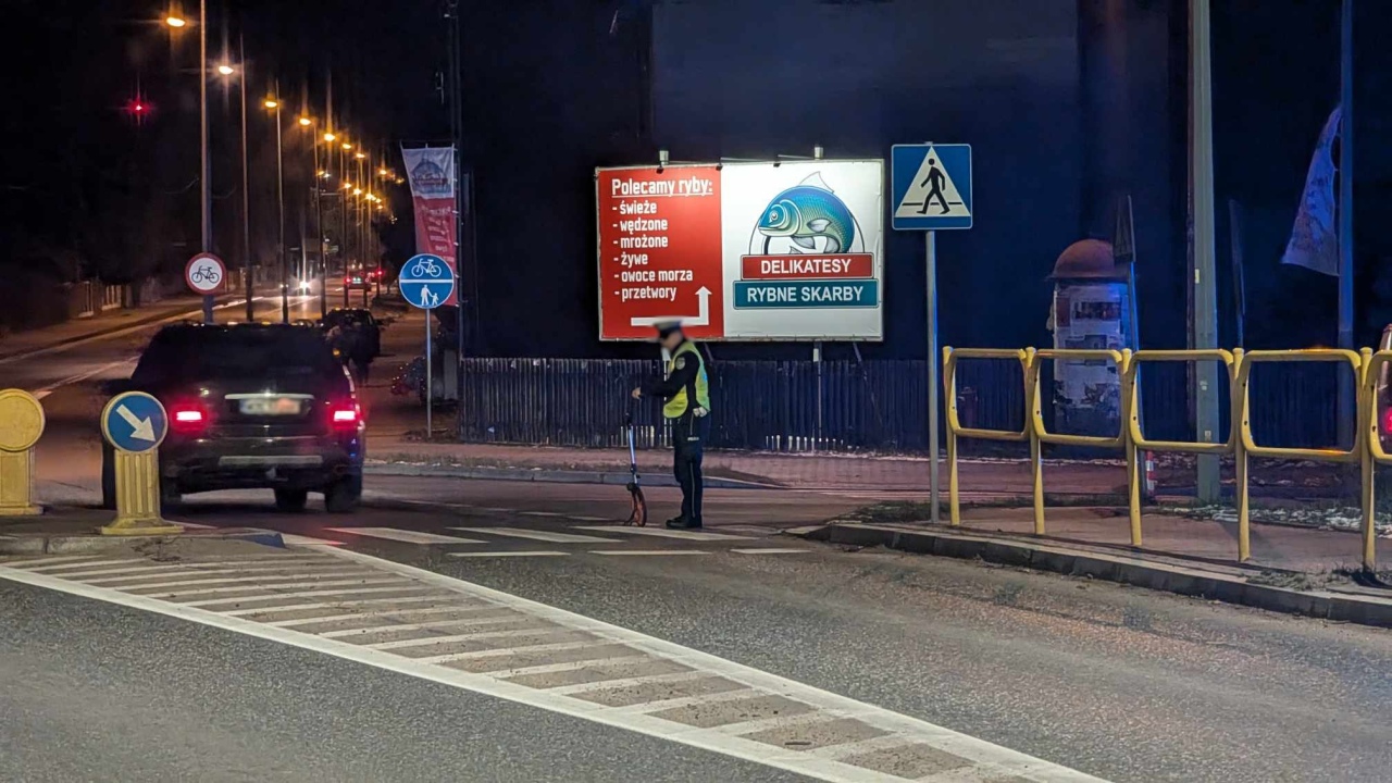 Potrącenie pieszego na ulicy Słowackiego w Ostrołęce [23.11.2024] - zdjęcie #2 - eOstroleka.pl