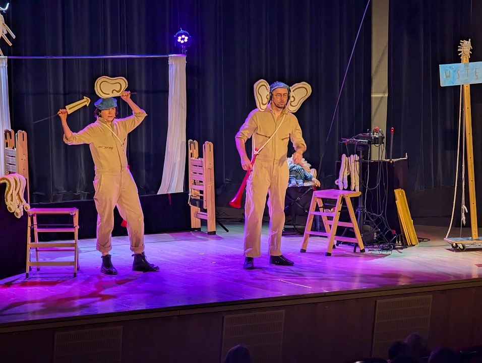 Teatr Godziny dla Rodziny - Sokrates w Piaskownicy [24.11.2024] - zdjęcie #3 - eOstroleka.pl