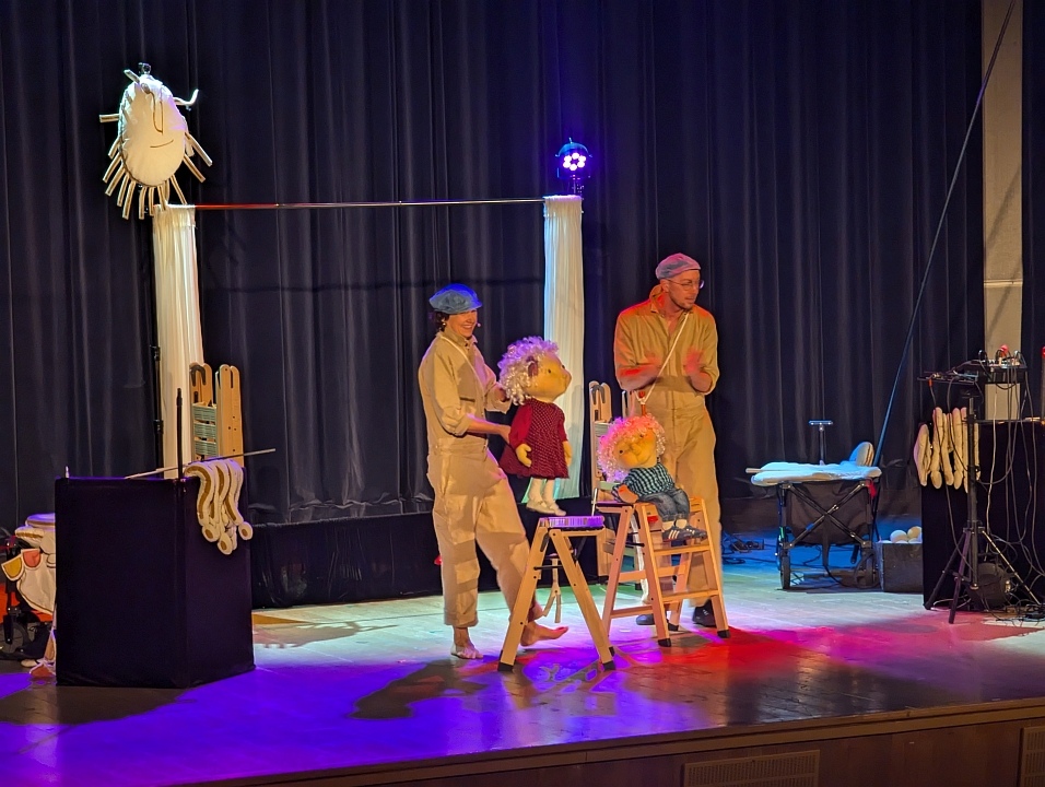 Teatr Godziny dla Rodziny - Sokrates w Piaskownicy [24.11.2024] - zdjęcie #1 - eOstroleka.pl