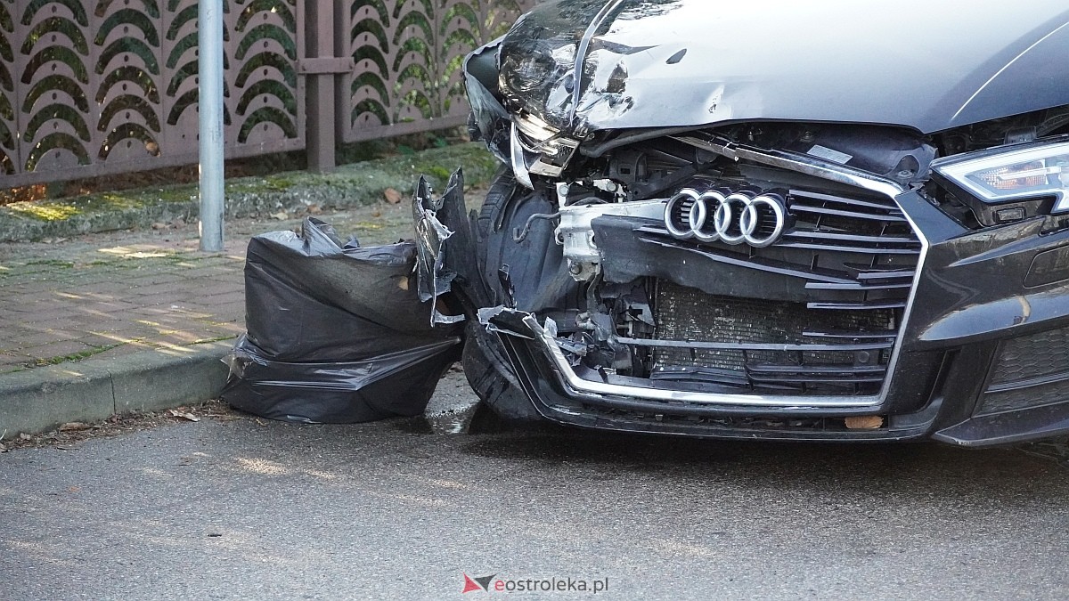 Wypadek w Zamościu [26.11.2024] - zdjęcie #17 - eOstroleka.pl