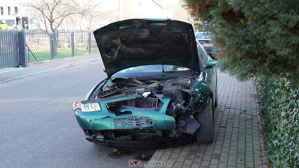 Wypadek w Zamościu [26.11.2024] - zdjęcie #7 - eOstroleka.pl