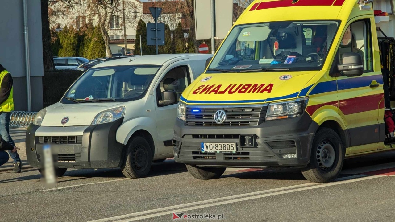 Wypadek na Bogusłąwskiego w Ostrołęce [26.11.2024] - zdjęcie #17 - eOstroleka.pl