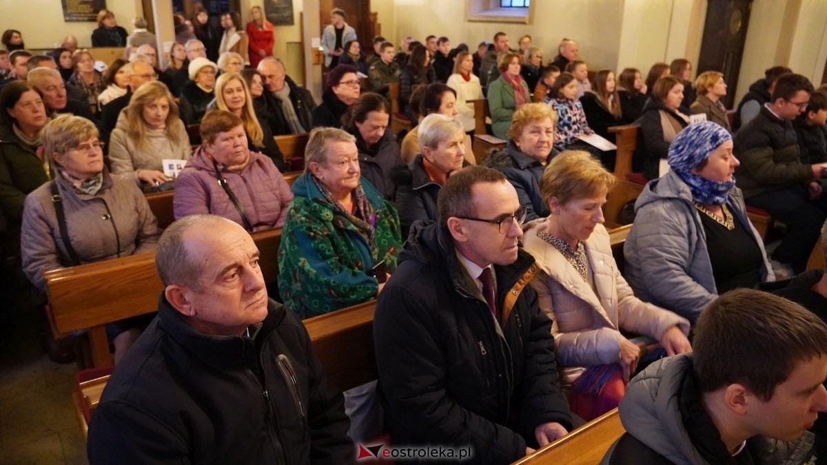 Gala wręczenia wyróżnienia Narodowi i Ojczyźnie z udziałem prof. Jerzego Bralczyka [26.11.2024] - zdjęcie #99 - eOstroleka.pl